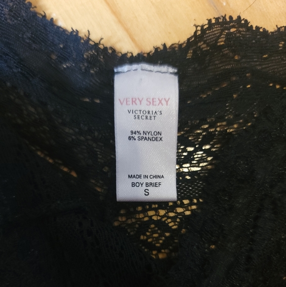 VICTORIA SECRET black lace boy shorts - Picture 3 of 3